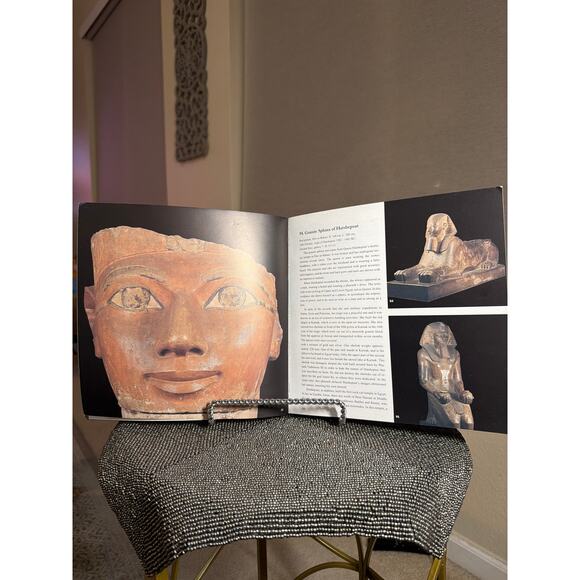 The Egyptian Museum in Cairo – A Walk Through the Alleys of Ancient Egypt (2010) - Picture 4 of 8